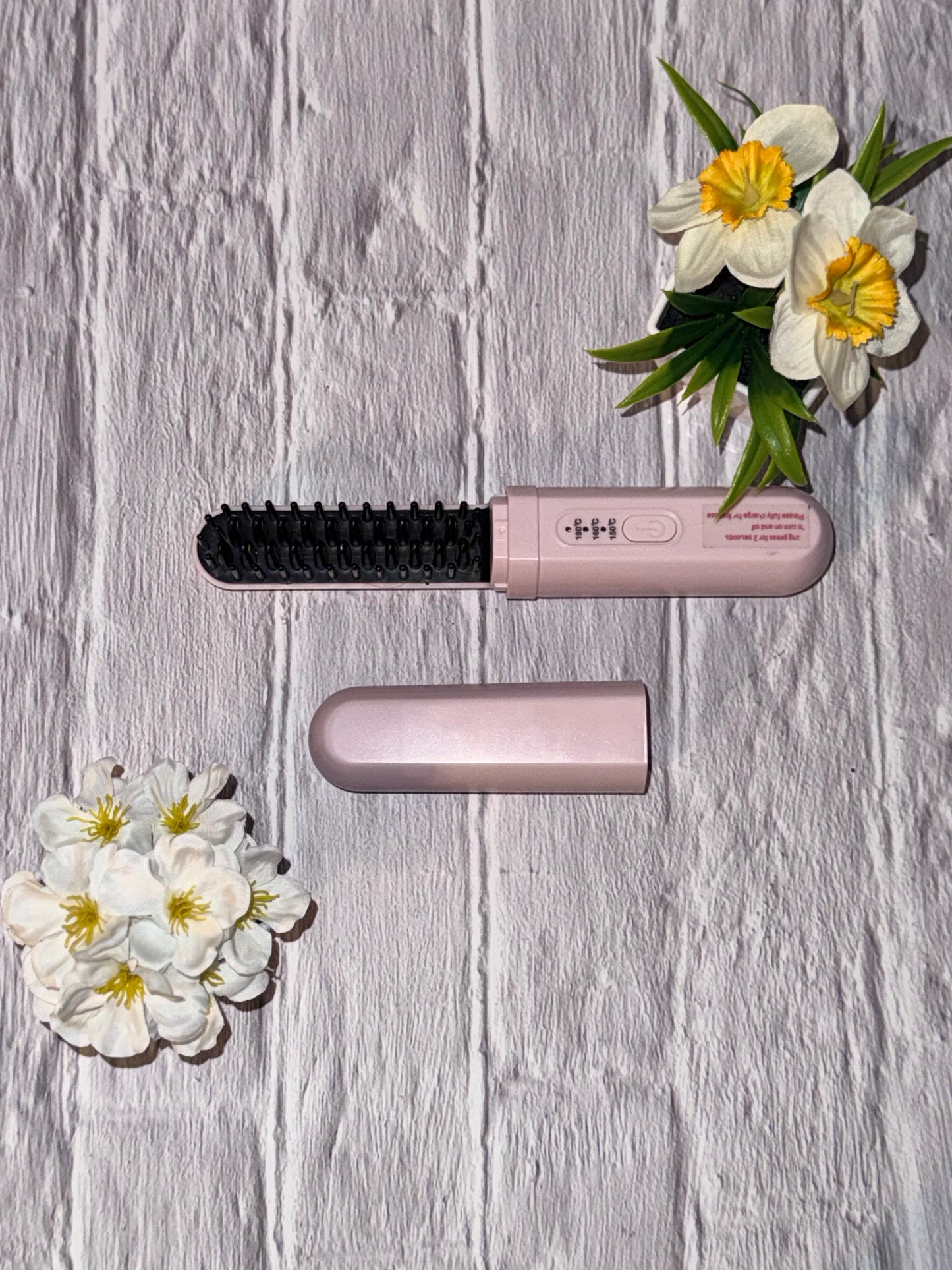 Mini wireless hair comb